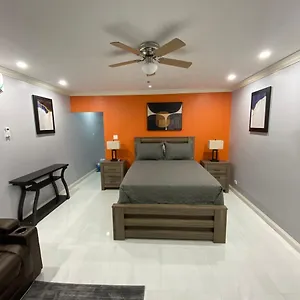 https://ks-seaview-luxury-apartment.hotelsnegriljamaica.com