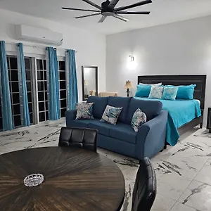 https://roots-bamboo.hotelsnegriljamaica.com